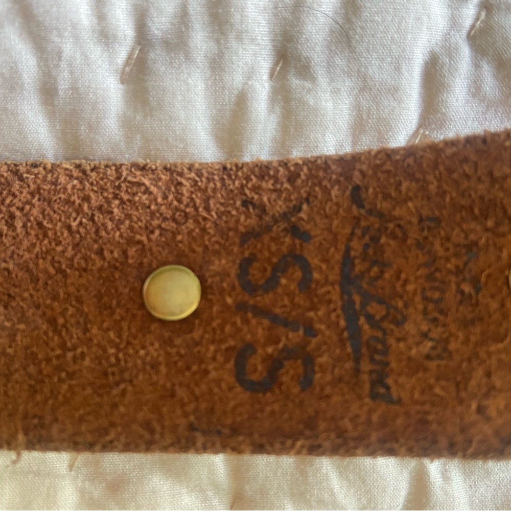 Brown Leather Belt with Gold Buckle - Picture 4 of 4